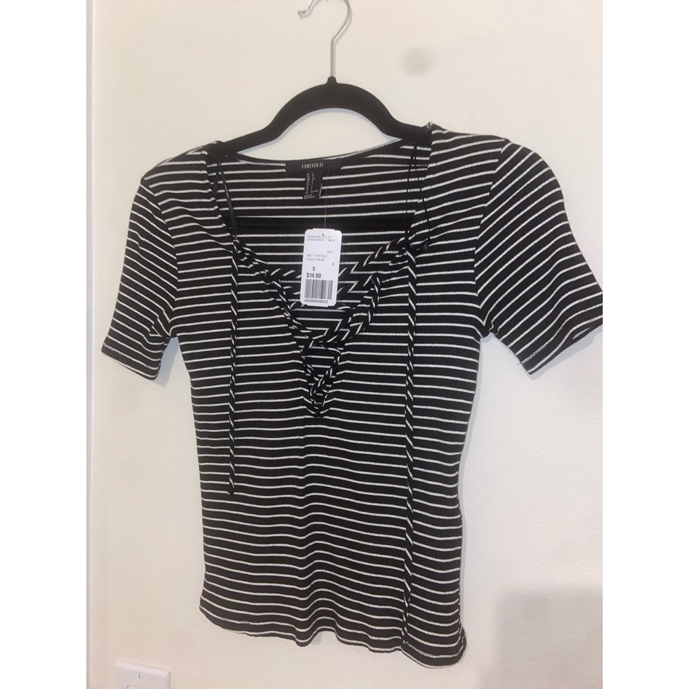 NEVER WORN Forever 21 striped shirt